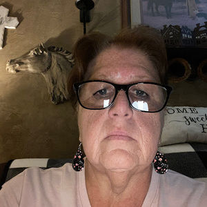 Meet your Posher, Carrie